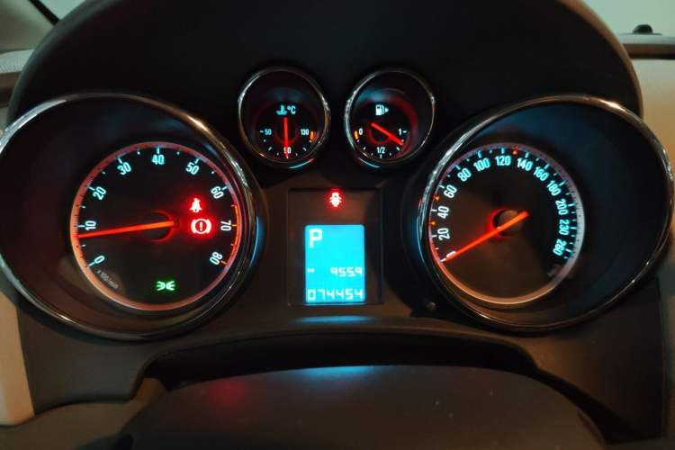Used Buick GT 2012 XT 1.6L Automatic Comfort Edition Instrument Cluster