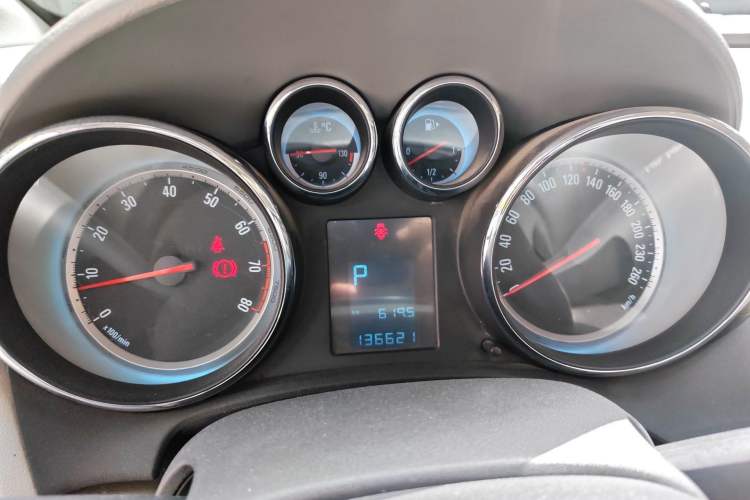 Used Buick GT 2012 XT 1.6L Automatic Fashion Edition Instrument Cluster