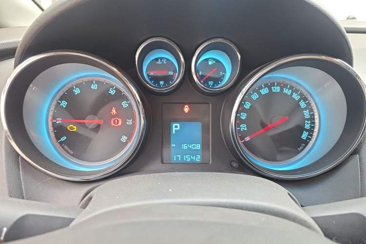 Used Buick GT 2012 XT 1.6L Automatic Fashion Edition Instrument Cluster