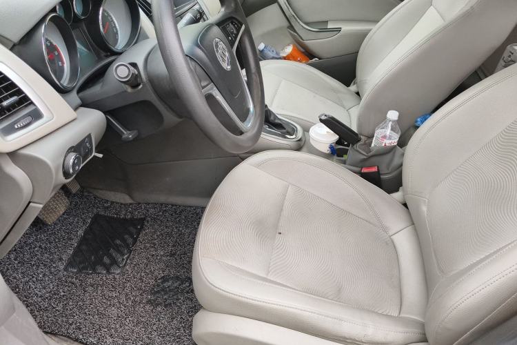 Used Buick GT 2012 XT 1.6L Automatic Fashion Edition Left Front Seat
