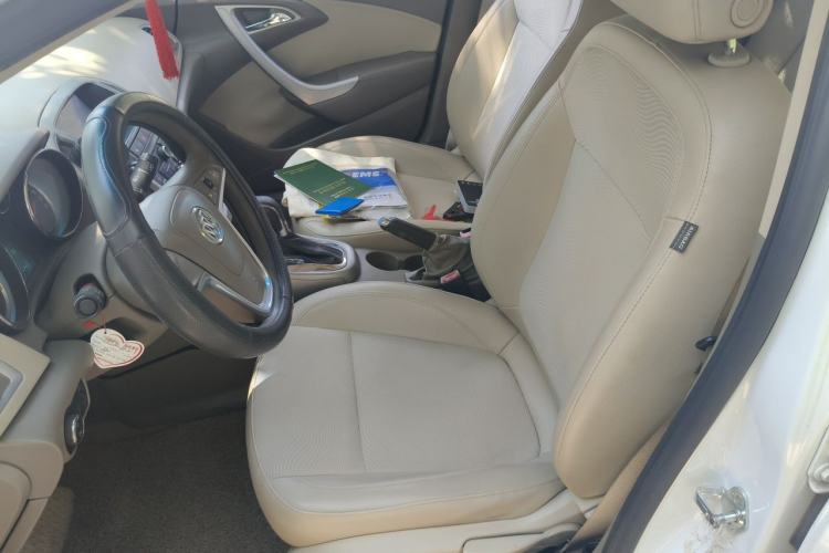Used Buick GT 2012 GT 1.6L Automatic Fashion Edition Left Front Seat