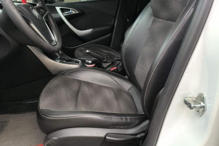 Used Buick GT 2012 XT 1.6L Automatic Comfort Edition Left Front Seat