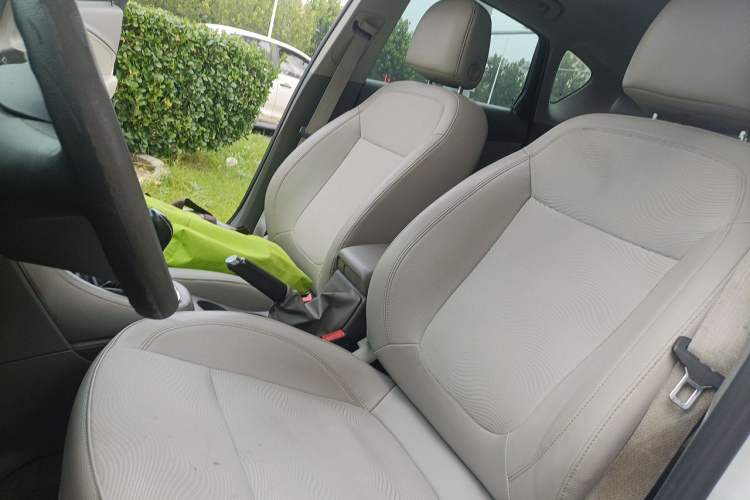 Used Buick GT 2012 XT 1.6L Manual Entry-Level Model Left Front Seat