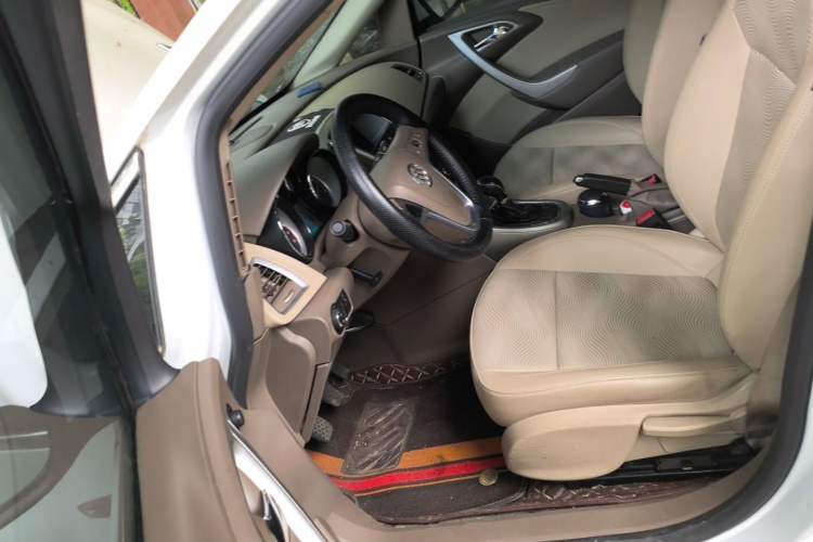 Used Buick GT 2012 GT 1.6L Manual Entry-Level Model Left Front Seat