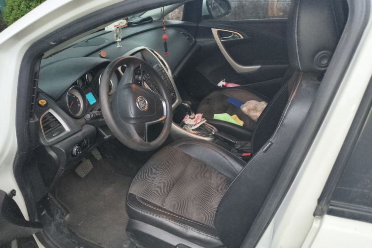Used Buick GT 2012 XT 1.6L Automatic Fashion Edition Left Front Seat