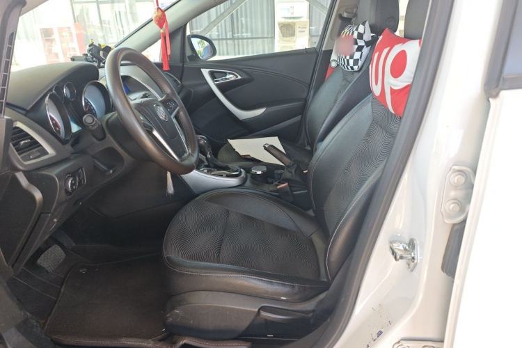 Used Buick GT 2012 XT 1.6L Automatic Fashion Edition Left Front Seat