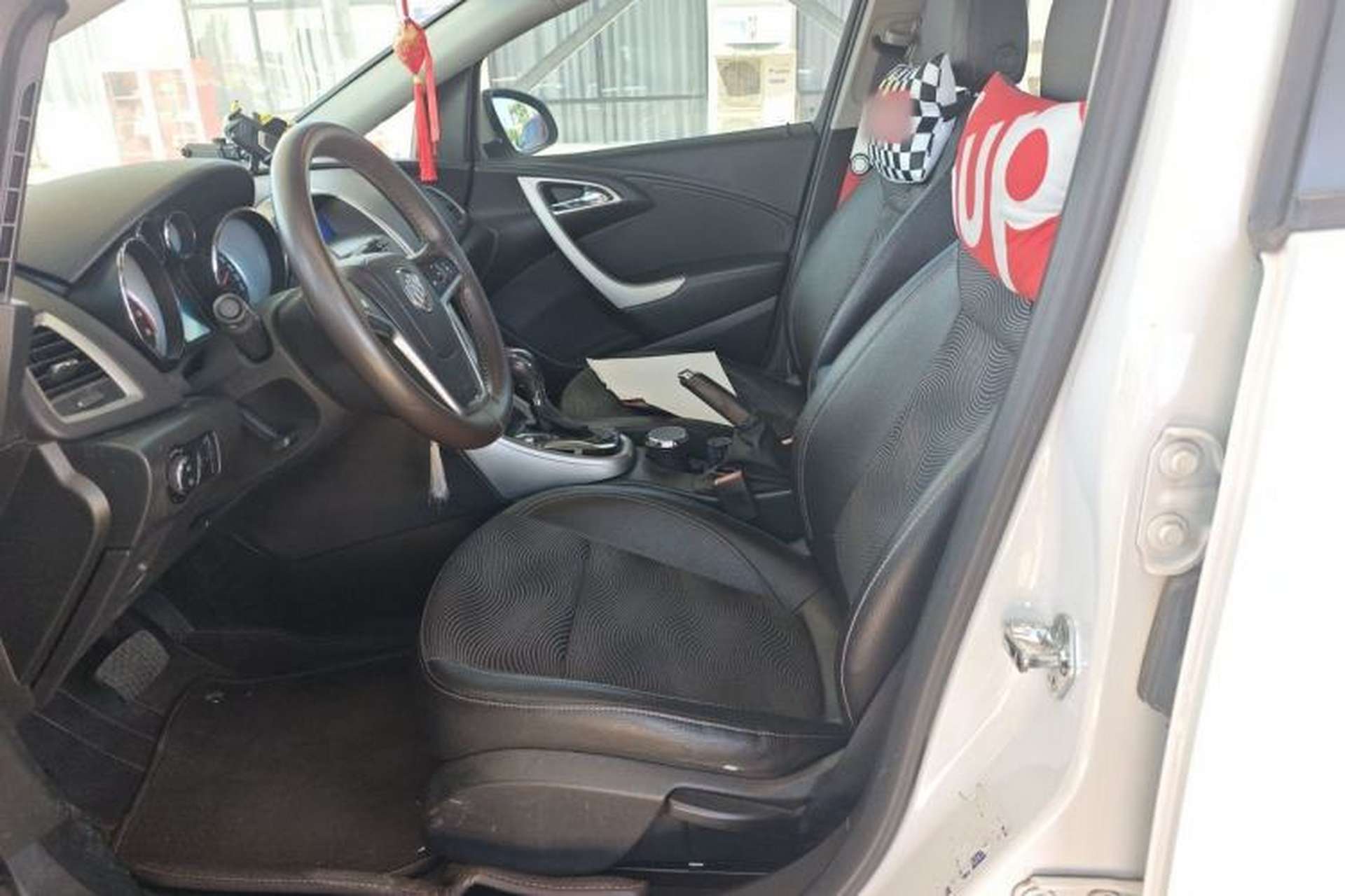 Used Buick GT 2012 XT 1.6L Automatic Fashion Edition Left Front Seat
