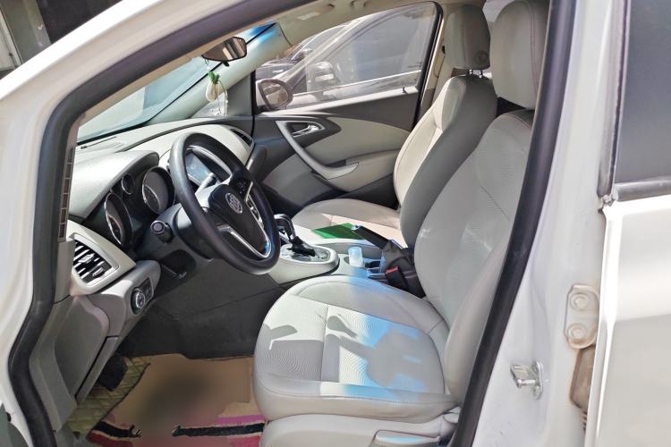 Used Buick GT 2012 XT 1.6L Automatic Fashion Edition Left Front Seat