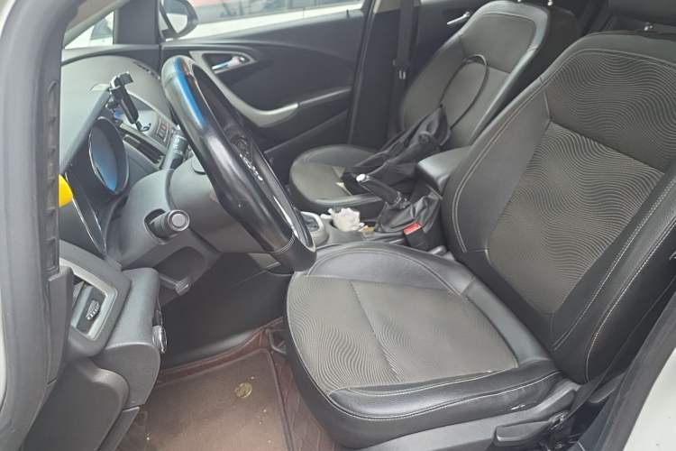 Used Buick GT 2012 XT 1.6L Automatic Fashion Edition Left Front Seat