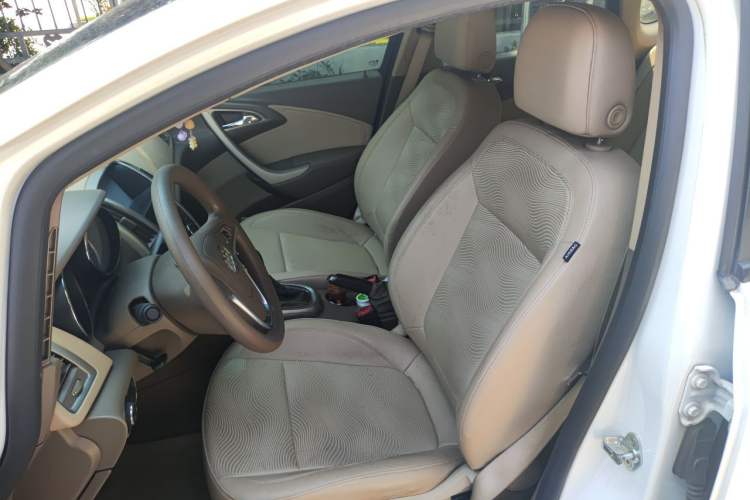 Used Buick GT 2012 GT 1.6L Automatic Fashion Edition Left Front Seat