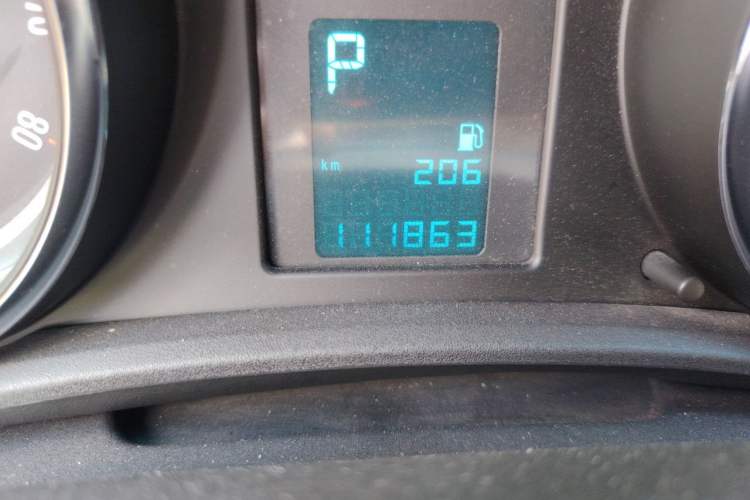 Used Buick GT 2012 XT 1.6L Automatic Fashion Edition Odometer Close Up
