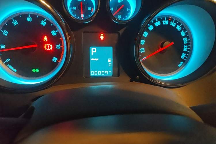 Used Buick GT 2012 GT 1.6L Automatic Fashion Edition Odometer Close Up