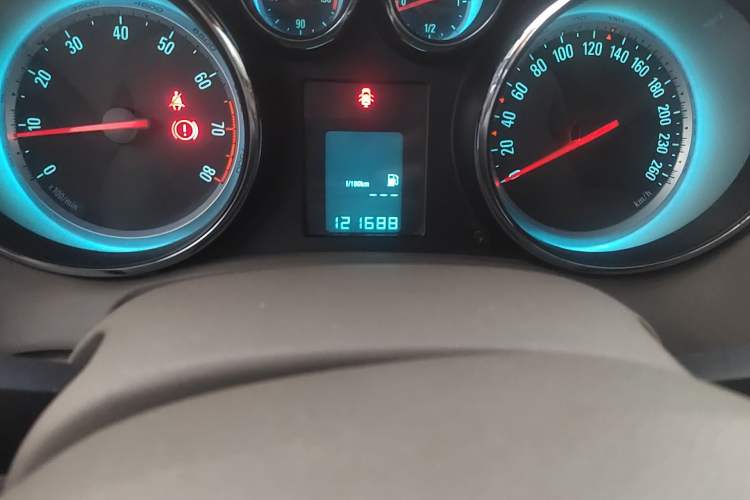 Used Buick GT 2012 GT 1.6L Manual Entry-Level Model Odometer Close Up