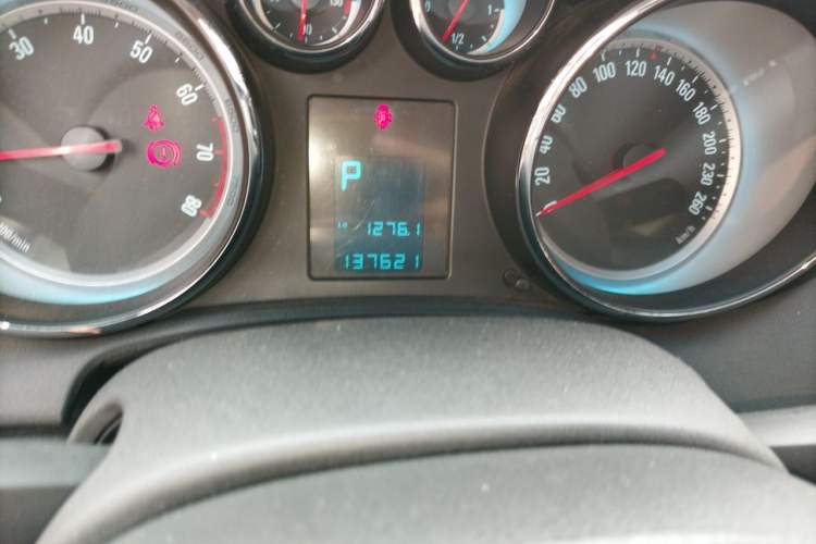 Used Buick GT 2012 XT 1.6T Fashion Sport Edition Odometer Close Up