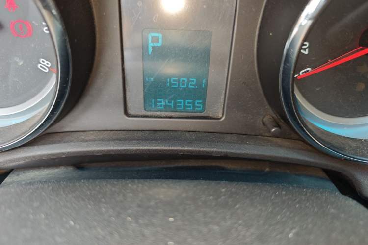 Used Buick GT 2012 XT 1.6L Automatic Fashion Edition Odometer Close Up