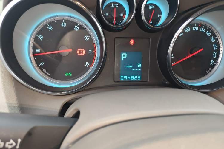 Used Buick GT 2012 GT 1.6L Automatic Fashion Edition Odometer Close Up