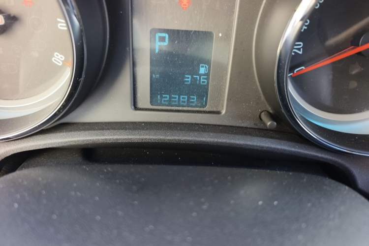 Used Buick GT 2012 XT 1.6L Automatic Fashion Edition Odometer Close Up