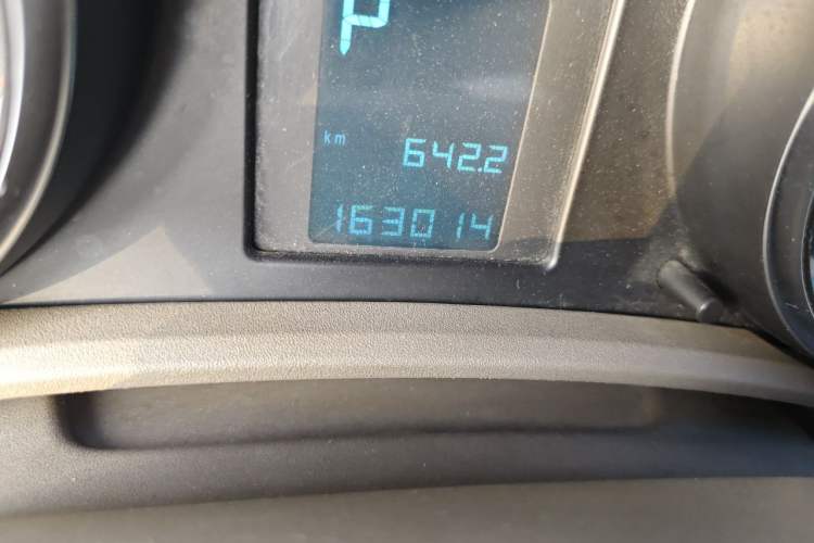 Used Buick GT 2012 GT 1.6L Automatic Fashion Edition Odometer Close Up