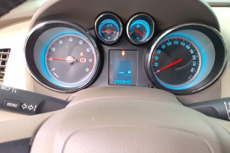 Used Buick GT 2012 GT 1.6L Manual Entry-Level Model Odometer Close Up