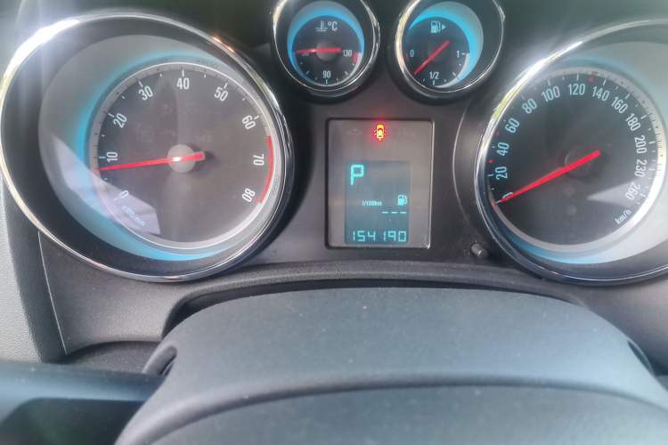 Used Buick GT 2012 GT 1.8L Automatic Fashionable Leather Edition Odometer Close Up
