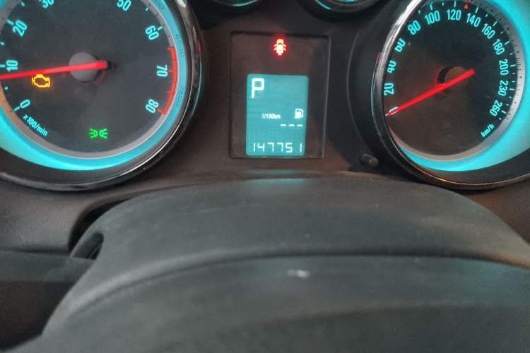 Used Buick GT 2012 XT 1.6L Automatic Fashion Edition Odometer Close Up