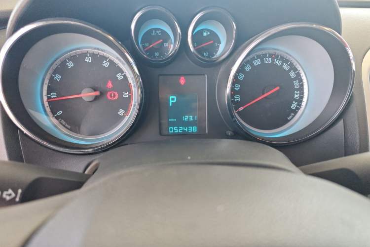 Used Buick GT 2012 XT 1.6L Automatic Fashion Edition Odometer Close Up