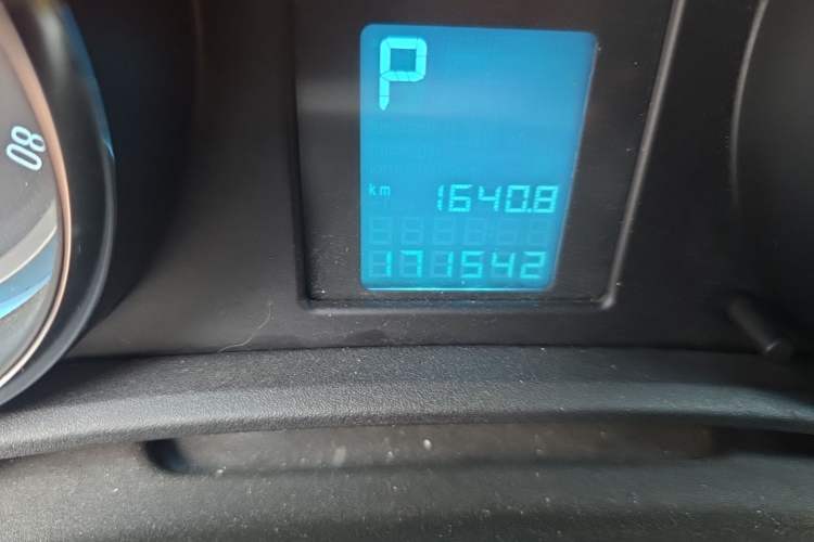 Used Buick GT 2012 XT 1.6L Automatic Fashion Edition Odometer Close Up