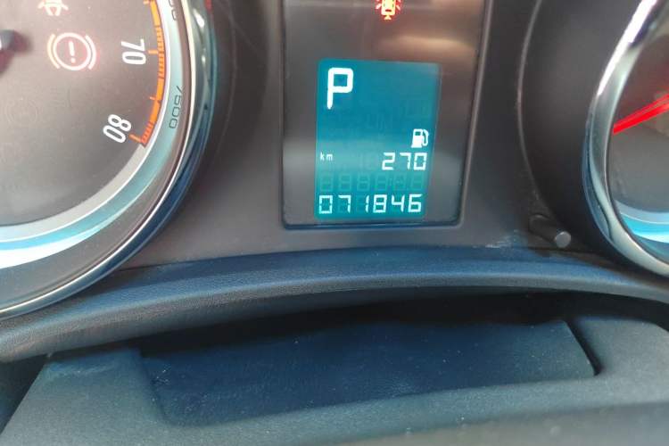 Used Buick GT 2012 XT 1.6L Automatic Fashion Edition Odometer Close Up