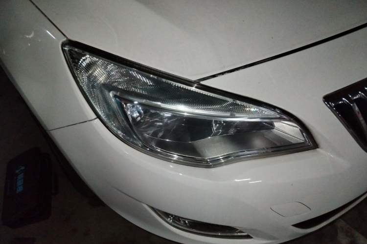 Used Buick GT 2012 XT 1.6L Automatic Fashion Edition Right Front Headlight