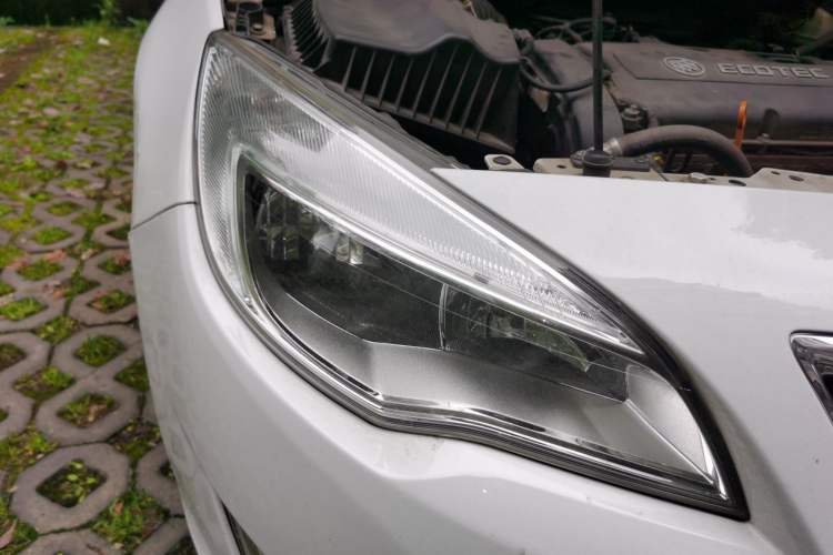 Used Buick GT 2012 XT 1.6L Automatic Fashion Edition Right Front Headlight