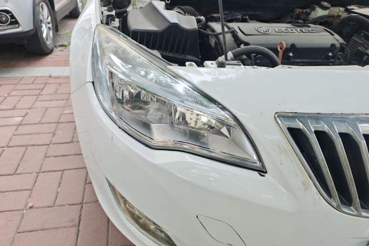 Used Buick GT 2012 XT 1.6L Automatic Fashion Edition Right Front Headlight