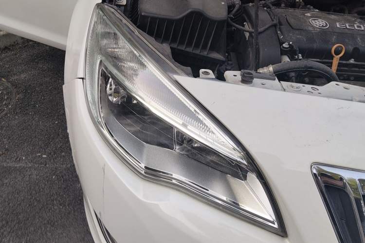 Used Buick GT 2012 XT 1.6L Automatic Fashion Edition Right Front Headlight