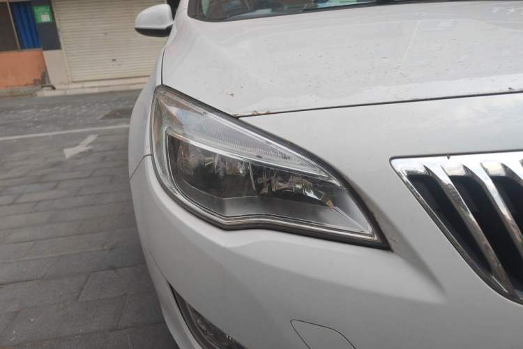 Used Buick GT 2012 XT 1.6L Manual Comfort Edition Right Front Headlight