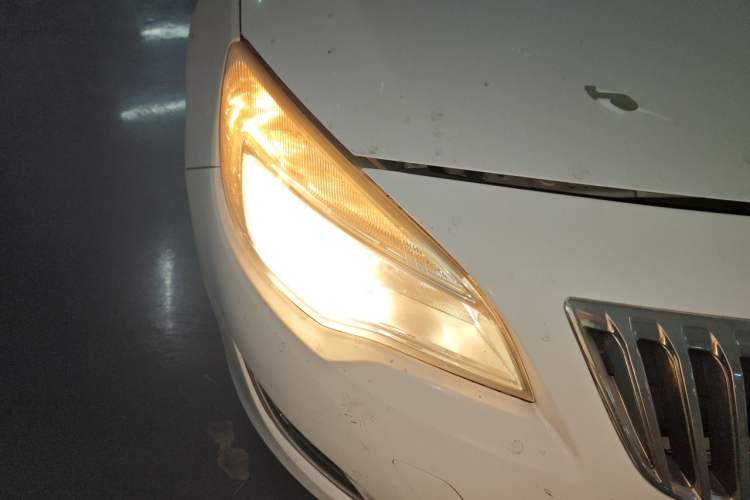 Used Buick GT 2012 XT 1.6L Automatic Comfort Edition Right Front Headlight