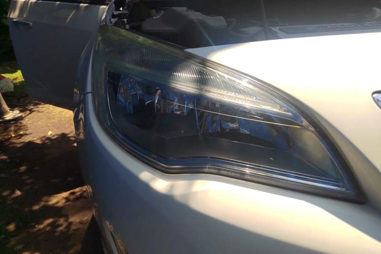 Used Buick GT 2012 XT 1.6L Automatic Fashion Edition Right Front Headlight
