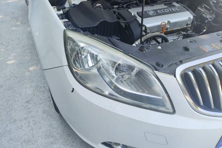 Used Buick GT 2012 GT 1.6L Automatic Fashion Edition Right Front Headlight