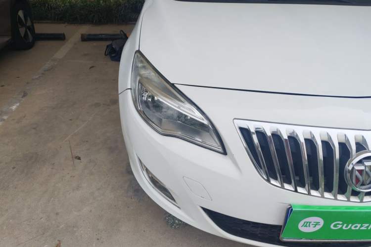 Used Buick GT 2012 XT 1.6L Automatic Fashion Edition Right Front Headlight