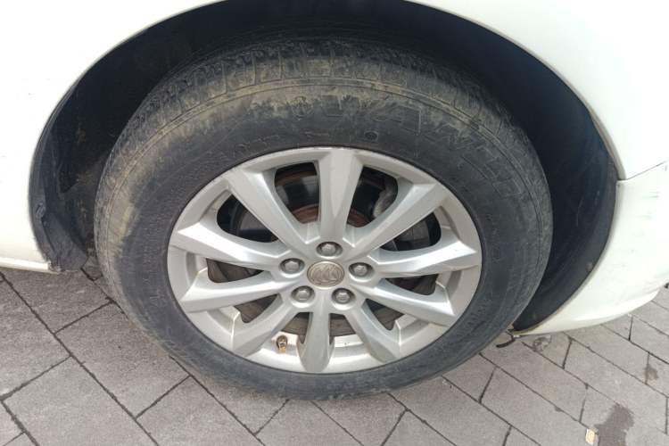 Used Buick GT 2012 GT 1.6L Automatic Fashion Edition Right Front Wheel Hub