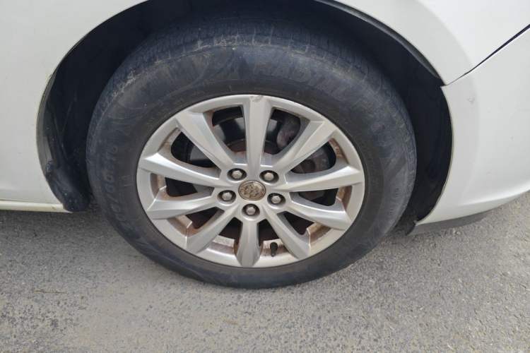 Used Buick GT 2012 GT 1.6L Automatic Fashion Edition Right Front Wheel Hub