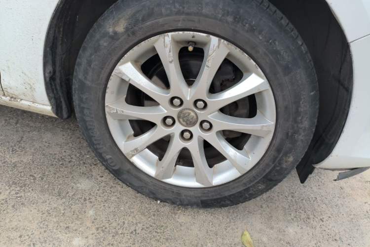 Used Buick GT 2012 XT 1.6L Automatic Comfort Edition Right Front Wheel Hub