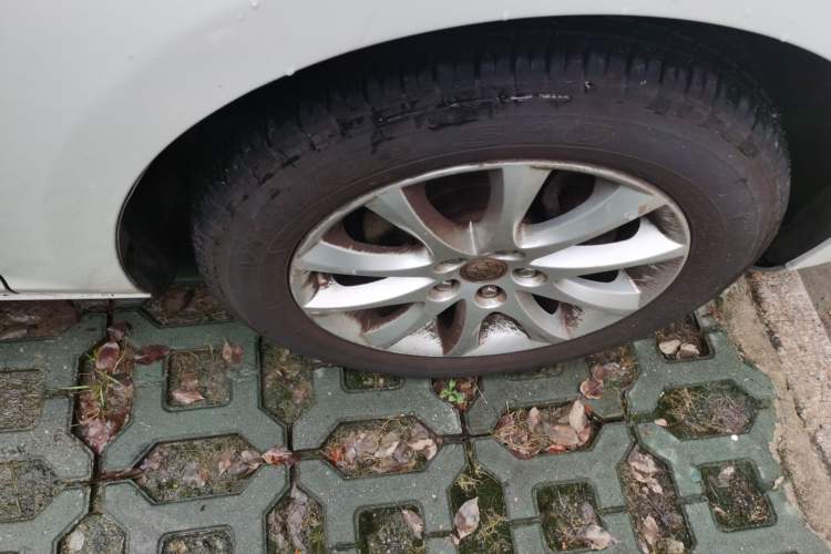 Used Buick GT 2012 XT 1.6L Automatic Fashion Edition Right Front Wheel Hub