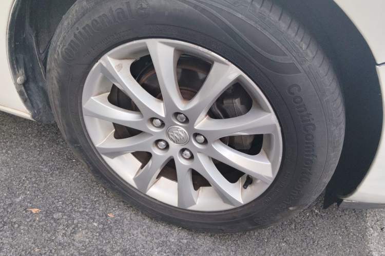 Used Buick GT 2012 XT 1.6L Automatic Fashion Edition Right Front Wheel Hub