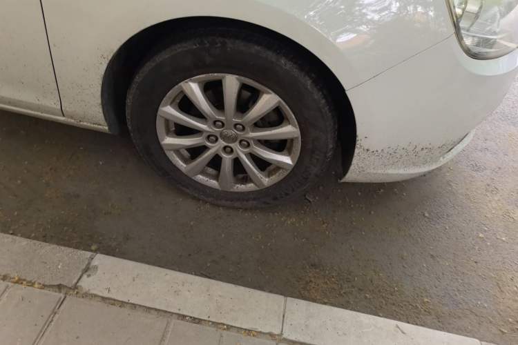 Used Buick GT 2012 GT 1.6L Manual Entry-Level Model Right Front Wheel Hub
