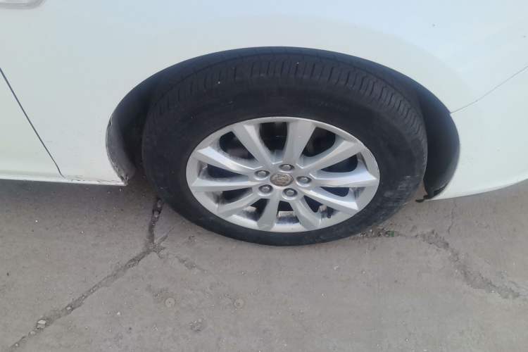 Used Buick GT 2012 GT 1.8L Automatic Fashionable Leather Edition Right Front Wheel Hub