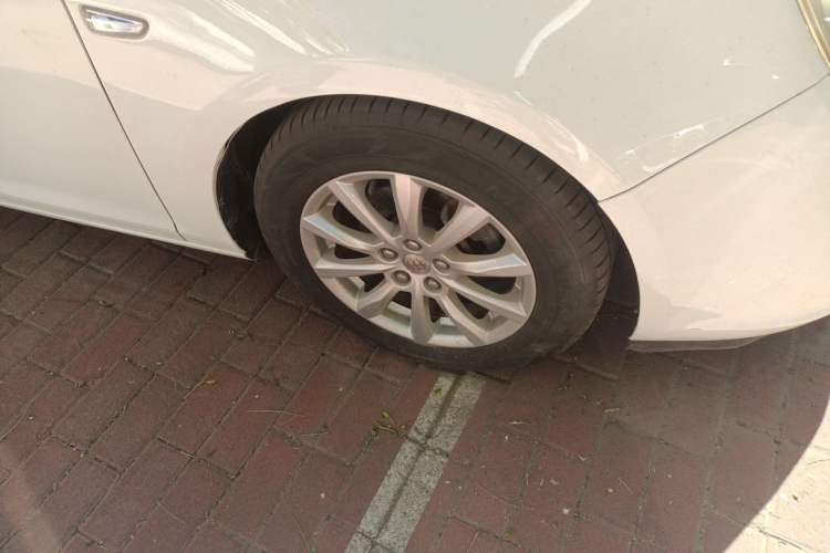 Used Buick GT 2012 GT 1.6L Manual Entry-Level Model Right Front Wheel Hub