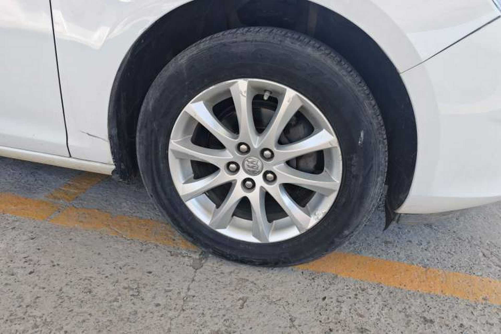 Used Buick GT 2012 XT 1.6L Automatic Fashion Edition Right Front Wheel Hub