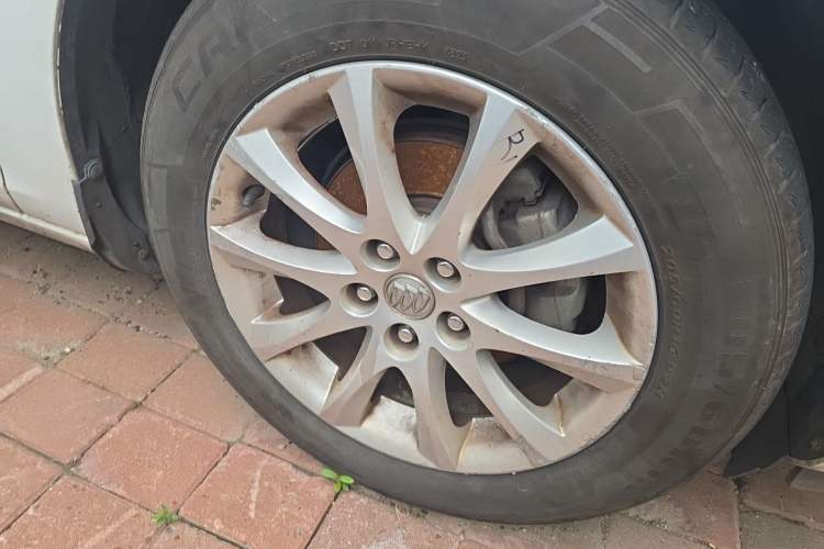 Used Buick GT 2012 XT 1.6L Automatic Fashion Edition Right Front Wheel Hub