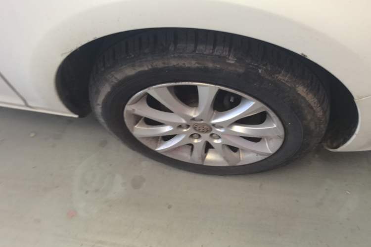 Used Buick GT 2012 XT 1.6L Automatic Fashion Edition Right Front Wheel Hub