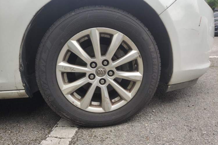Used Buick GT 2012 GT 1.6L Automatic Fashion Edition Right Front Wheel Hub