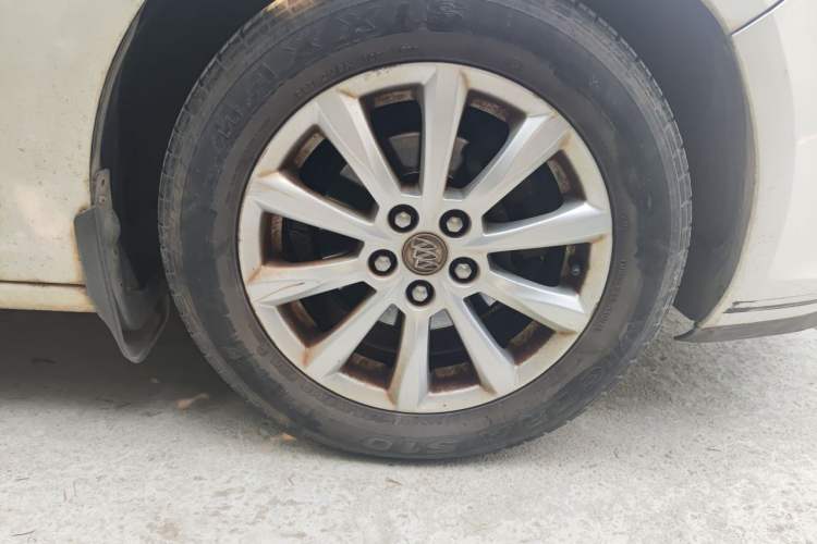 Used Buick GT 2012 GT 1.6L Automatic Fashion Edition Right Front Wheel Hub